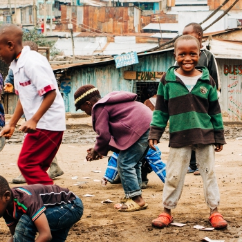 İhtiyaç Sahipleri ailelere gıda yardımı yapılmıştır...